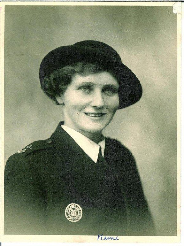 Mamie in the Voluntary Aid Detachment 1942